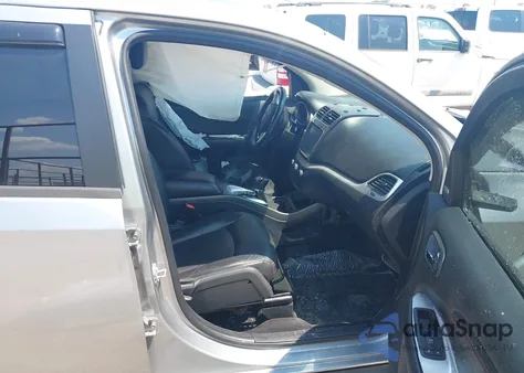 2016 Dodge Journey R/T z USA, uszkodzony, nr VIN 3C4PDDEG2GT245797